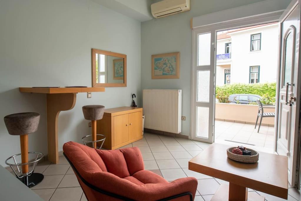 Art Of Urban Hospitality! Apartment Mytilene Exterior photo